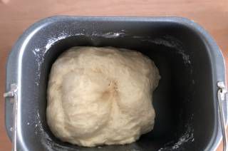 第3步(豆沙千层面包的做法)