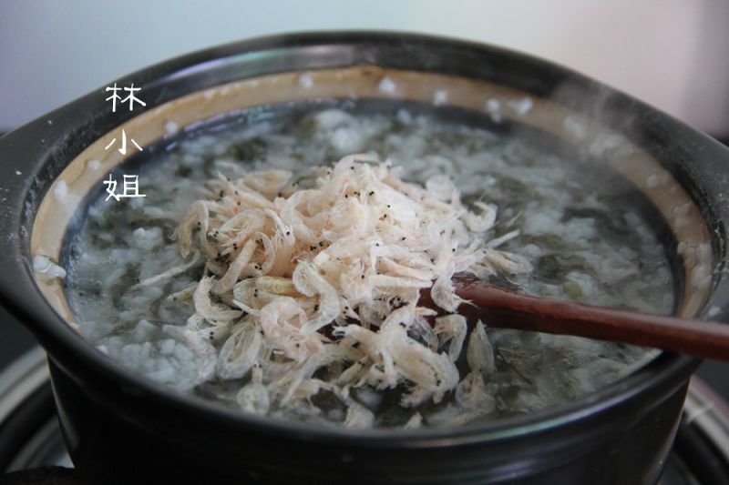 第5步(紫菜虾皮粥的做法)