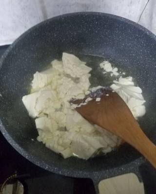 第2步(内酯豆腐煎蛋的做法)