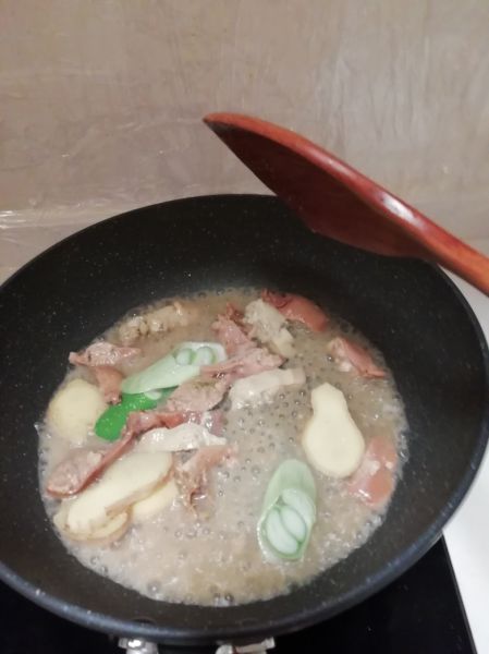 河蚌豆腐汤的做法(河蚌豆腐汤的做法大全图片)