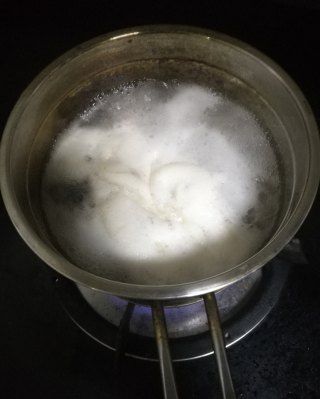 第1步(莲藕排骨汤的做法)