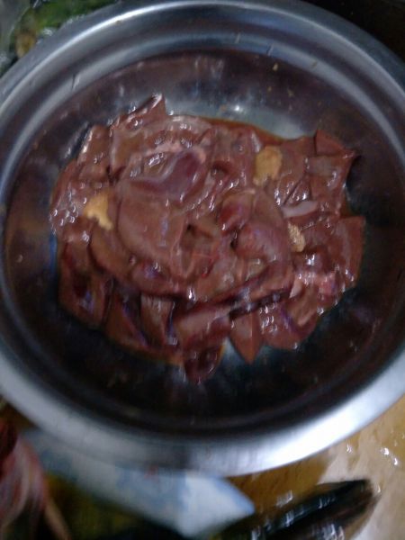 第1步(猪肝菠菜汤（补血）的做法)