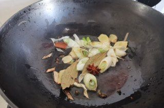第5步(香菇土豆炖鸡块的做法)