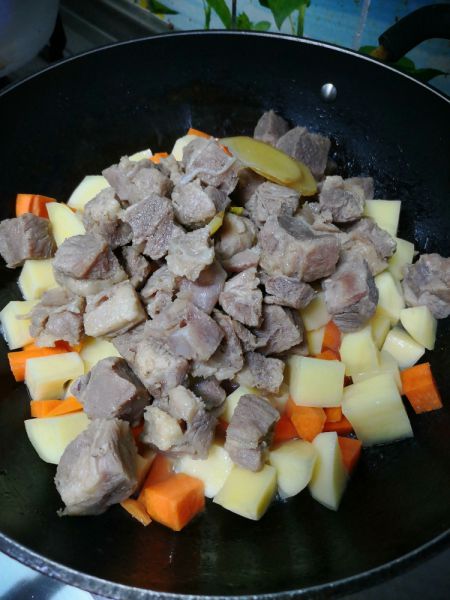 第9步(土豆炖牛肉的做法)