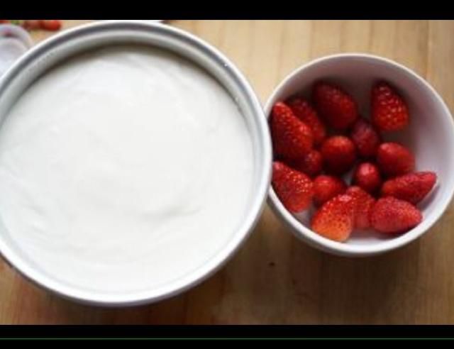 第8步(草莓酸奶慕斯蛋糕的做法)