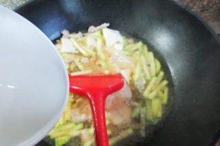 第9步(榨菜丝肉丝西葫芦豆腐羹的做法)