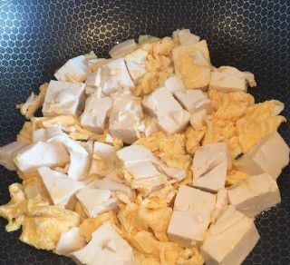 第5步(鸡蛋煎豆腐的做法)