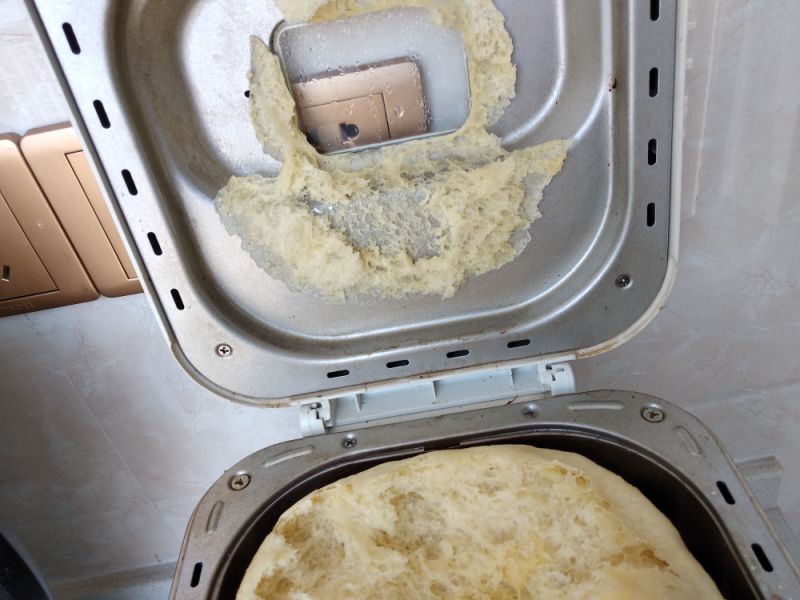 第3步(无油酸奶面包（东菱面包机）（普通面粉）的做法)