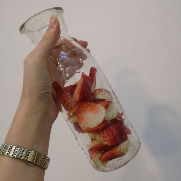 第5步(「网红饮品」草莓牛奶的做法)