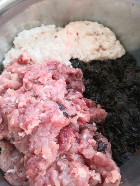 第2步(紫菜猪肉水饺的做法)