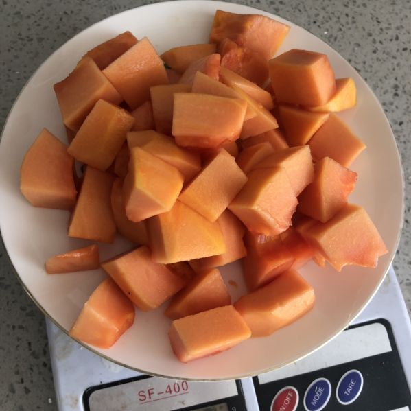 第2步(快速早餐-低卡健康的木瓜炖牛奶100大卡左右的做法)