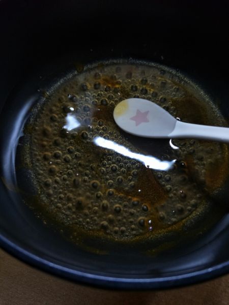 第3步(宿舍焦糖奶茶的做法)