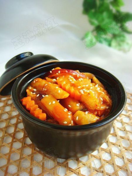 韩国经典料理——辣炒年糕成品图