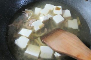 第10步(榨菜丝里脊肉豆腐汤的做法)