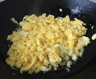 第4步(鸡蛋——鸡蛋炒莴笋的做法)
