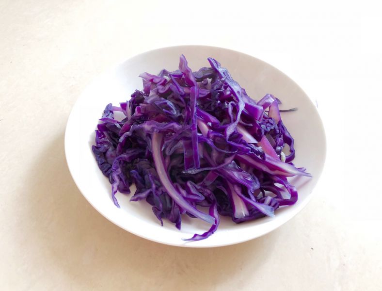 第3步(紫甘蓝豆腐丝的做法)