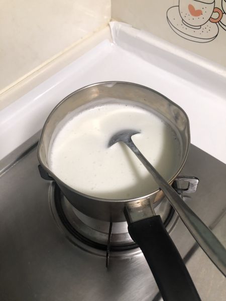 第4步(牛奶凉粉的做法)