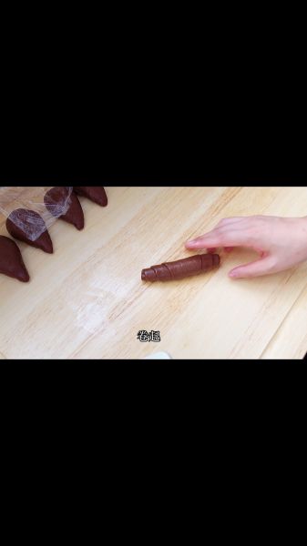 第14步(巧克力面包卷的做法)