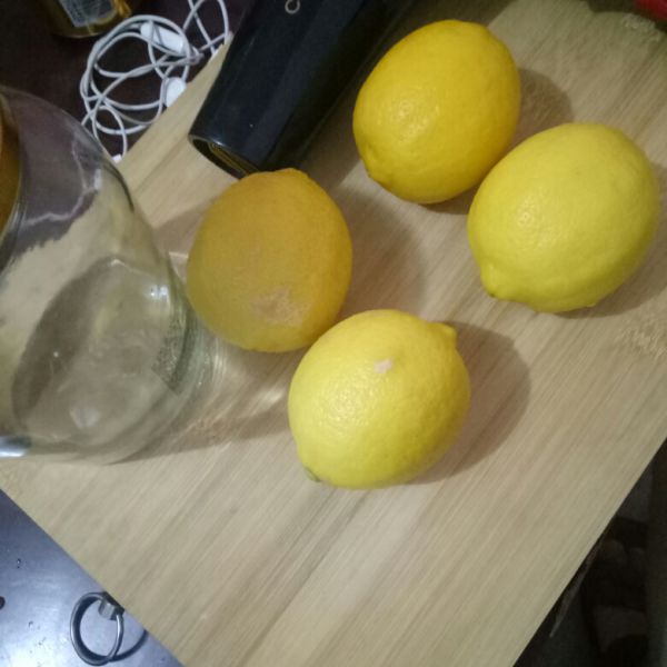第2步(柠檬蜂蜜的做法)