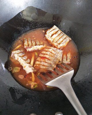第5步(茄汁带鱼的做法)