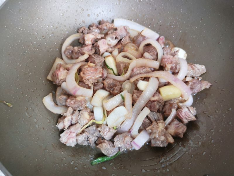 第8步(咖喱土豆牛肉饭的做法)