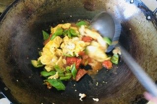 第12步(西红柿青椒炒鸡蛋的做法)