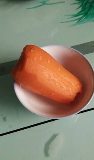 第3步(胡萝卜玉米排骨汤的做法)
