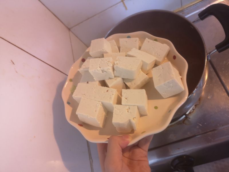 第17步(土豆豆腐炖腊肉的做法)