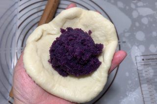 第9步(紫薯面包卷的做法)