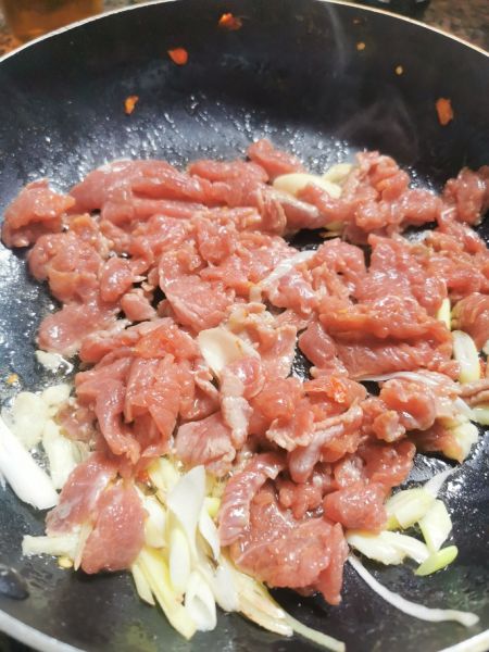 第6步(酸菜牛肉的做法)
