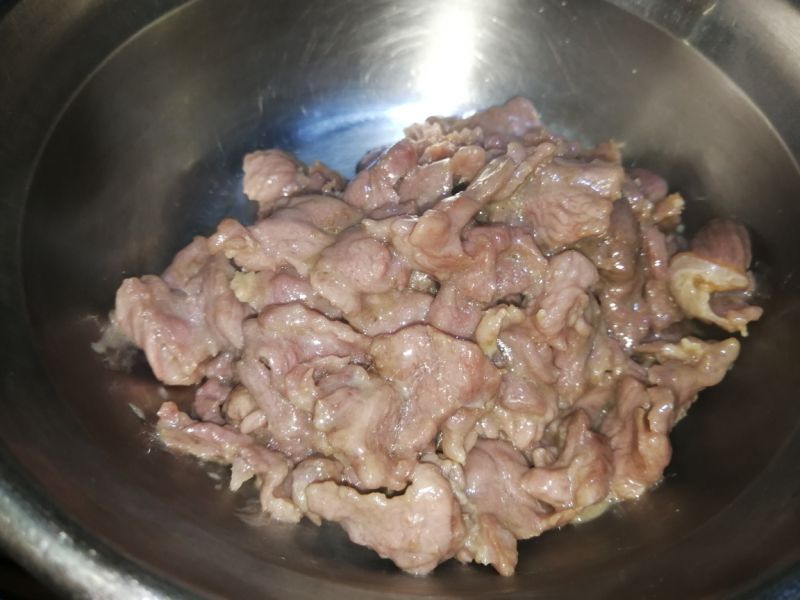 第4步(咸酸菜炒牛肉的做法)