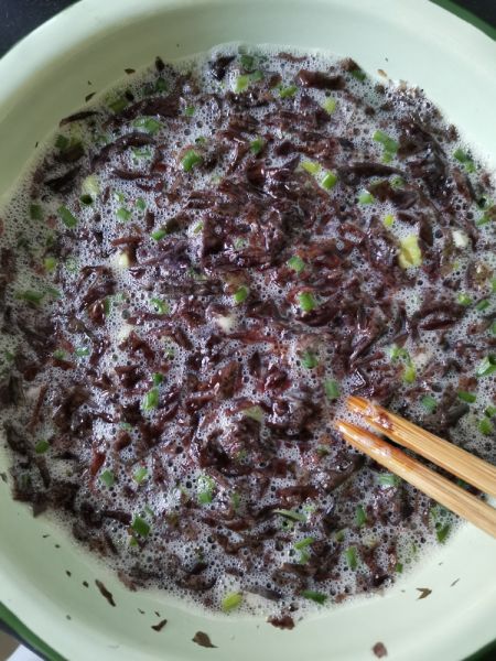 第1步(紫菜炒蛋的做法)