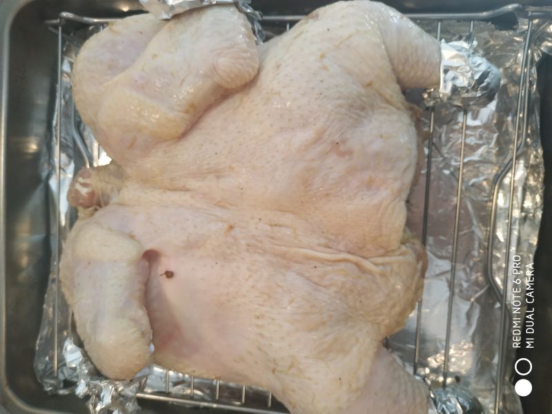 第2步(外香里嫩的脆皮烤整鸡的做法)