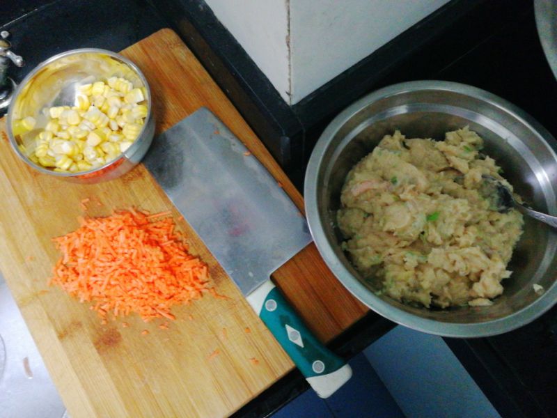 第4步(蔬菜鸡肉丸的做法)