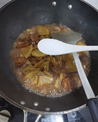 第8步(土豆炖肉的做法)