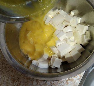 第3步(杭椒鸡蛋烧嫩豆腐的做法)