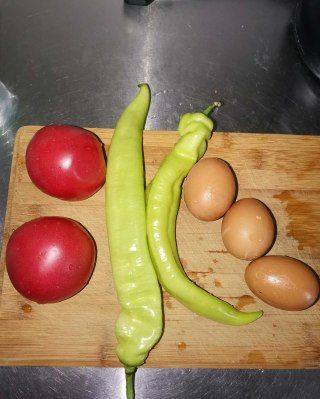第1步(西红柿鸡蛋挂面的做法)