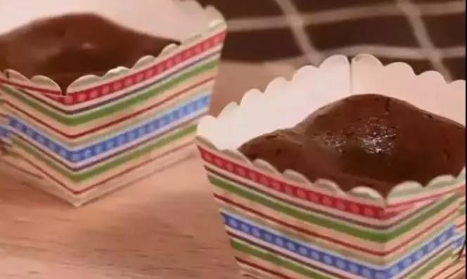 第5步(巧克力爆浆蛋糕的做法)