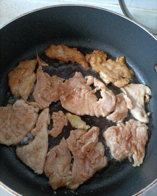 第4步(煎鸡胸肉的做法)