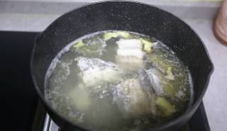 第10步(清蒸带鱼&香浓带鱼汤的做法)