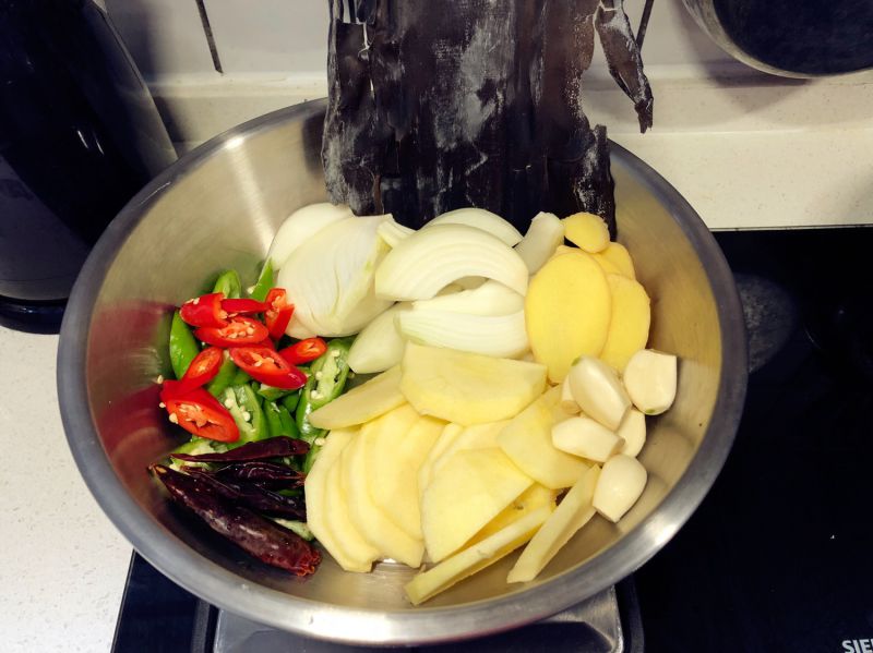 第1步(韩式酱油腌螃蟹的做法)