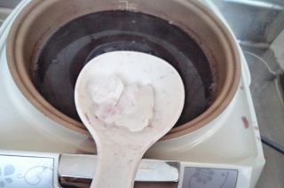 第8步(紫薯黑米粥的做法)