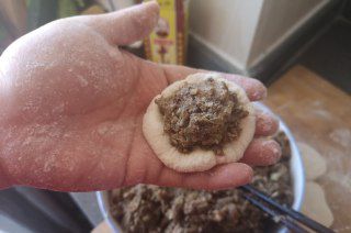 第14步(杨树毛毛鲜肉包也叫杨树吊儿的做法)