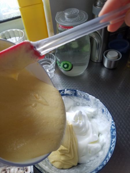 第3步(酸奶蛋糕的做法)
