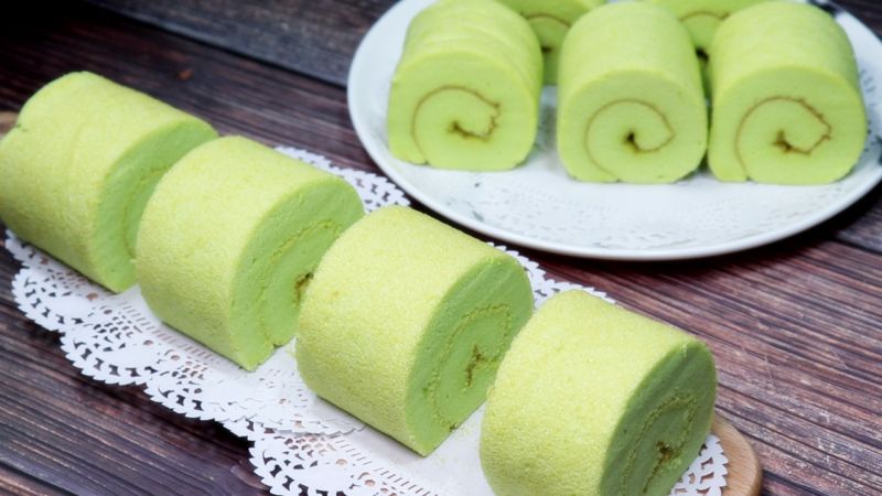 第1步(清爽的黄瓜味蛋糕卷，嫩绿的颜色，看着就凉快有食欲，可好吃了的做法)