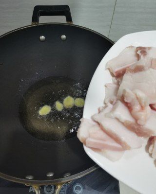 第3步(香菇烧肉的做法)