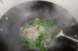 第6步(鸭肾油菜汤的做法)