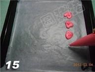 第15步(彩绘草莓蛋糕卷的做法)