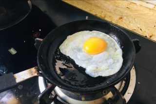 第1步(煎鸡蛋的做法)