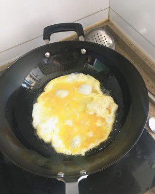 第3步(韭菜炒鸡蛋的做法)